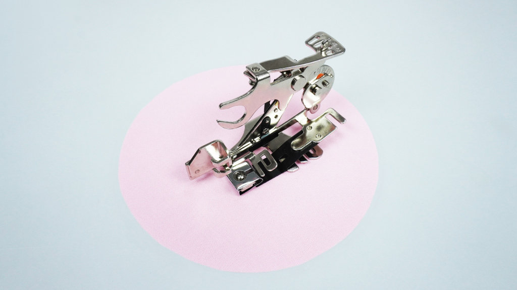 Как сделать равномерные складки на швейной машинке.jpg