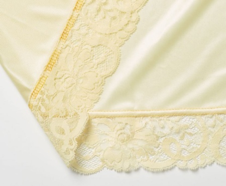 Оверлочная лапка подрубочная для Bernette Funlock 42 и 48 Оверлочная лапка подрубочная для Bernette Funlock 42 и 48