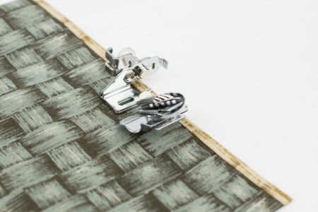 Лапка для окантовывания края отделочной тесьмой (косой бейкой) Aurora